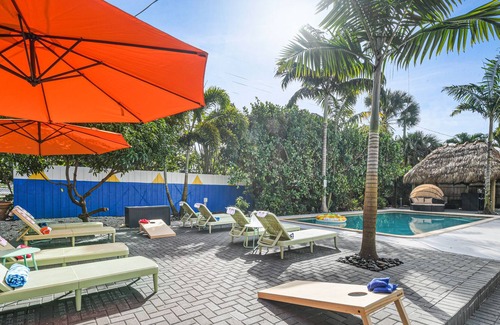 Lake Worth Corridor House | Heated Pool | Near Beach | Tiki-Cabana | Lakefront