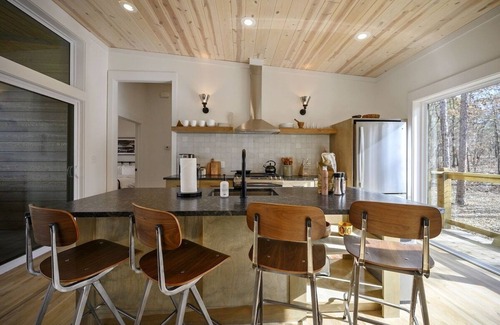 Broken Bow Cabin | Heated Pool| Pickleball+ Basketball Court| Playset