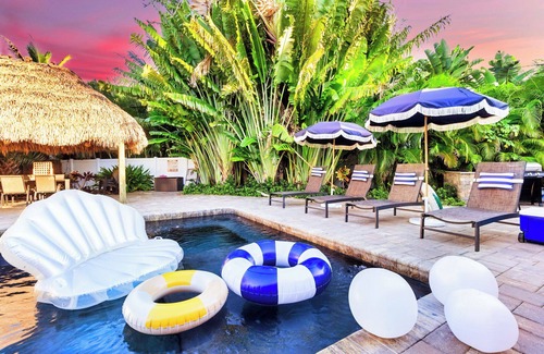Indialantic By The Sea House | Heated Salt Pool, Steps to Beach, Hot Tub, Games