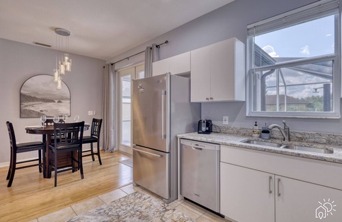 North Port House | Heated SALT Pool - 3bd - Sunny