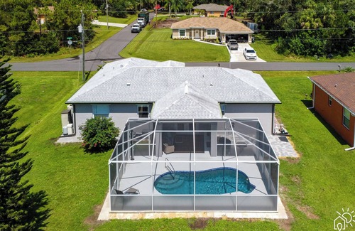 North Port House | Heated SALT Pool - 3bd - Sunny
