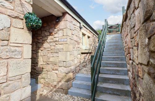 Bamburgh House | Heather Cottages - Grey Seal