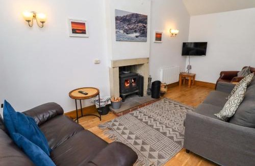 Bamburgh House | Heather Cottages - Grey Seal