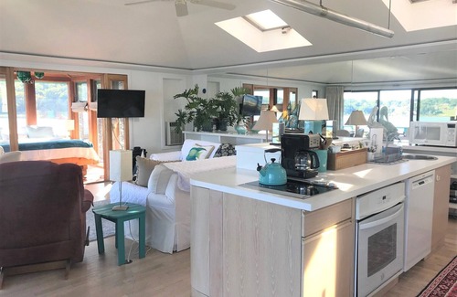 Catskill House | Heaven on Earth - Hudson Riverfront Home