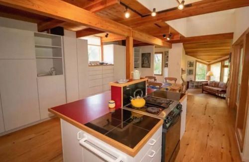 Florence House | Heceta Beach - Bright and Beautiful Family Retreat