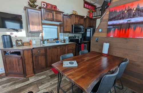 Island Park Cabin | Heigh Ho Tiny Home 30 minutes from Yellowstone