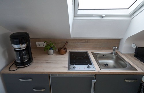 Freiberg am Neckar Apartment | Helle, Gemütliche Dachgeschosswohnung mit Blick Über das Neckartal