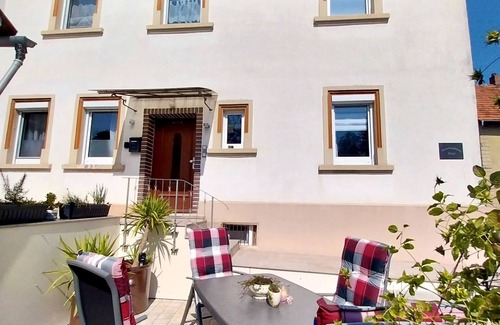 Maroldsweisach Apartment | Helle und Gemütlich Eingerichtet Ferienwohnung mit Voll Ausgestatteter Küche