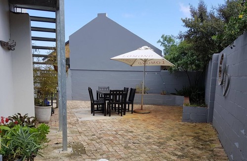 Hemel En Aarde House | Hemel & Aarde Village Accommodation