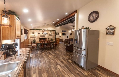 Farmington Apartment | Hemlock Lodge · Hot Tub< Fire Pit & Game Room