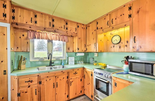 Limerick Cottage | Henderson Harbor Cottage w/Lake Access!