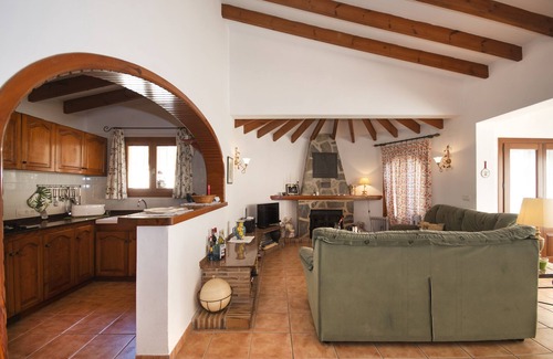 La Empedrola Villa | Heno- sea view, large house, private pool!