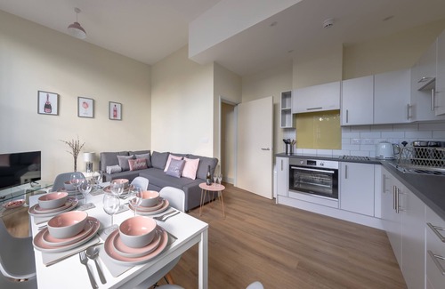 Hereford Apartment | HEREFORD CITY CENTRE – Apartment 1: Modern 2-Bed in City Centre, Sleeps 6