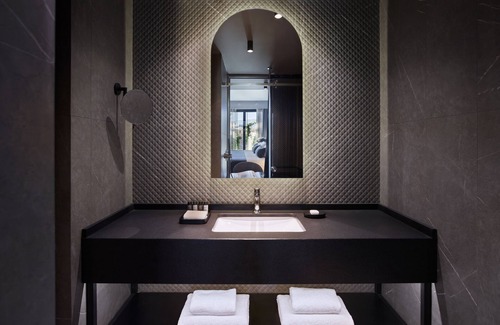 Athens Hotel | Heritage Hill