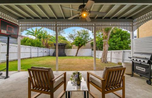 Woolloongabba House | Heritage Queenslander Gem - Families & Groups - Minutes to CBD & South Brisbane