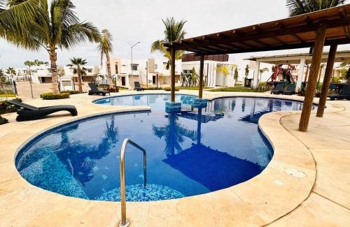 Cerritos House | Hermosa casa con alberca privada en Almarena