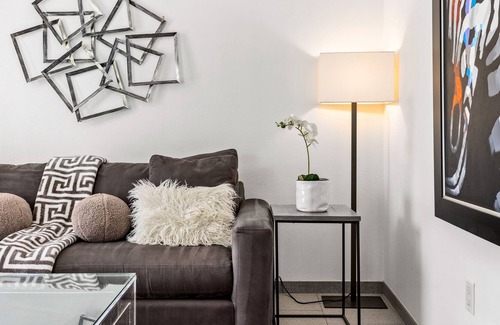 Old Las Palmas Condo | Hermosa Hideaway - Incredible Mid-Century Condo