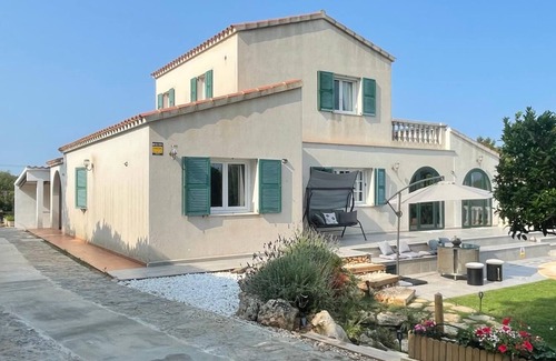 Binixiquer Ski Chalet | Hermosa Villa con Piscina en Binixica