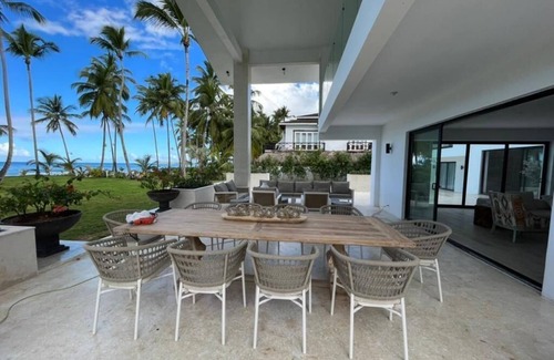 Puerto Bahia Villa | HERMOSA Y LUJOSA VILLA FRENTE A LA PLAYA
