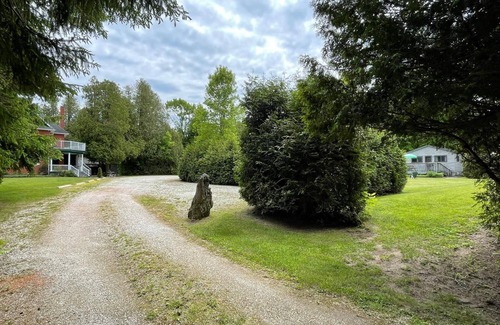 Hope Bay Cottage | Heron-Cedar Garden Cozy Cottage #5 for a relaxing week of fun and adventure