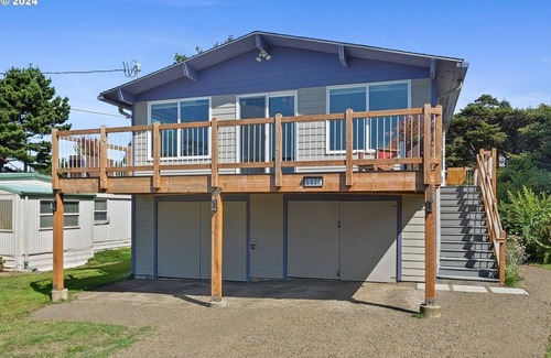 Cape Meares House | Heron's Hearth Beach Bungalow