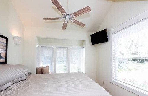 Paw Paw Lake Cottage | Heron's Nest I Paw Paw Lake Cottages I Erie #2