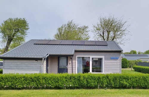 Petten House | "Het Dobbertje" charming wooden house by the sea, with free wifi