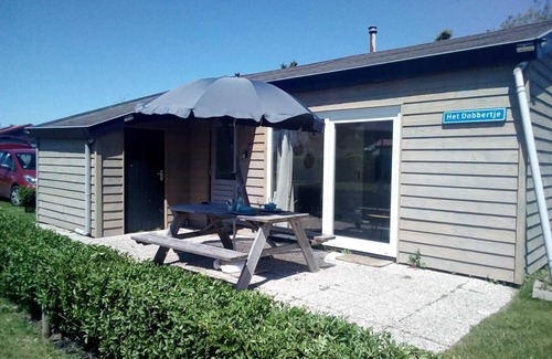 Petten House | "Het Dobbertje" charming wooden house by the sea, with free wifi