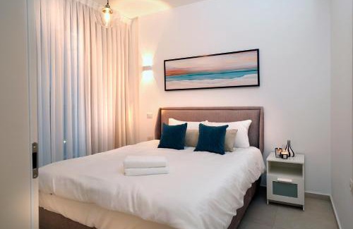 Bat Yam Apartment | Hi-Yam SeaView Apartments & Suites