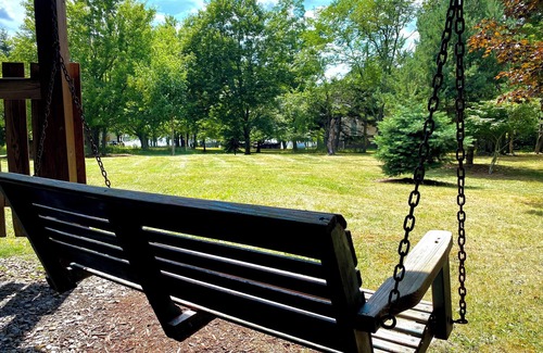 Mount Storm House | Hidden Bliss-Large 4 bedroom home at Mt Storm Lake