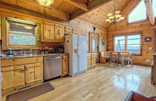 Hayesville Cabin | Hidden Escape Chalet by Chatuge Home Concierge Lake and mountain views, fire pit, hot tub
