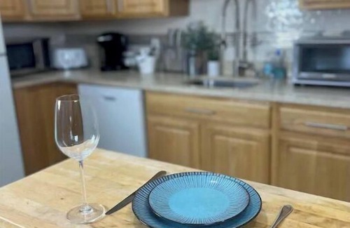 Queens Apartment | HIDDEN ESCAPE in the Heart of Rockaway Beach 🏖