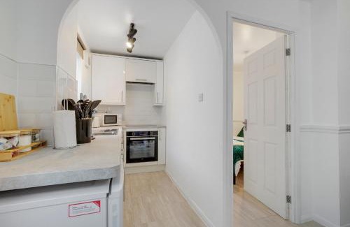 Tottenham Apartment | Hidden gem,10 Mins to Central London & Hotspur stadium with Parking Great for contractors, students, tourists, relocators