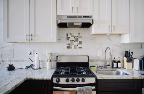 Historic Downtown Apartment | Hidden gem 2-bedroom apartment with WiFi, AC in Hoboken mins to NYC