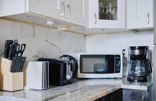 Historic Downtown Apartment | Hidden gem 2-bedroom apartment with WiFi, AC in Hoboken mins to NYC