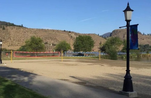 Okanagan-Similkameen House | Hidden Gem at Skaha Lake