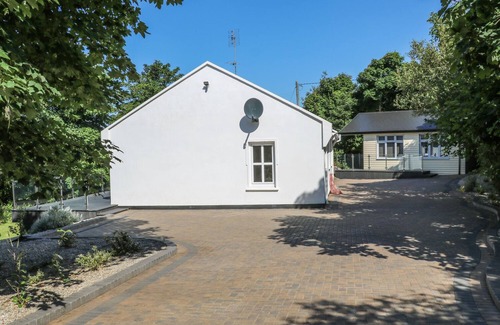 Lettermacaward Cottage | HIDDEN GEM CABIN, with a garden in Lettermacaward, County Donegal