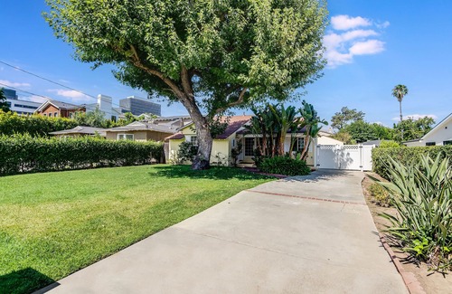 Encino House | Hidden Gem | Centrally Located | Family Friendly