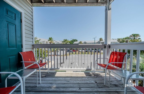 Indian Bayou Condo | Hidden Gem condo w/Pool < 0.5 Mi to the Beach!