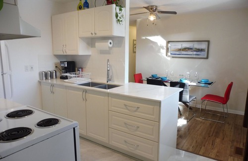 Georgetown Apartment | ★ Hidden Gem Heart of city Luxury PVT.Suite★FREE 4 car PKG★+ bikes+ 52"TV+WIFI ★