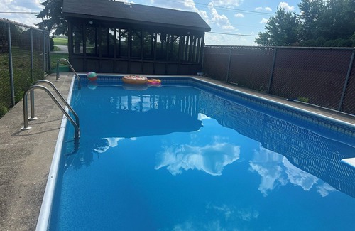 Homer Glen House | Hidden Gem OASIS 40 minutes away from Chicago