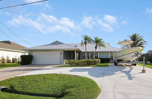 Port Saint Lucie House | Hidden Treasure with Large Heated Pool near Boat Park