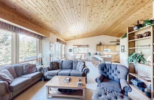 Big Sky Apartment | Hidden Village 25 Timbercrest