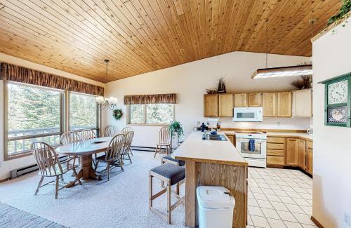 Big Sky Apartment | Hidden Village 25 Timbercrest