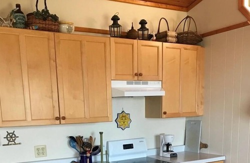 La Pointe House | Hideaway - Cottage with Lake Superior Views