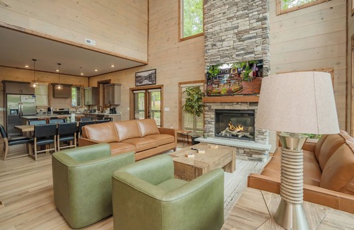 Sevierville Cabin | Hideaway@ThePreserve: Pool*Views*HotTub*Wifi*Theater*GameRoom*S/Secluded
