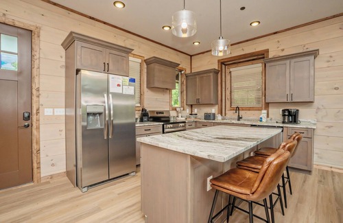 Sevierville Cabin | Hideaway@ThePreserve: Pool*Views*HotTub*Wifi*Theater*GameRoom*S/Secluded