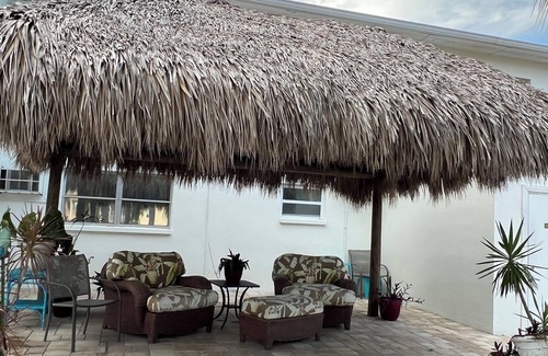Caloosahatchee Hotel | Hideaway Waterfront Resort