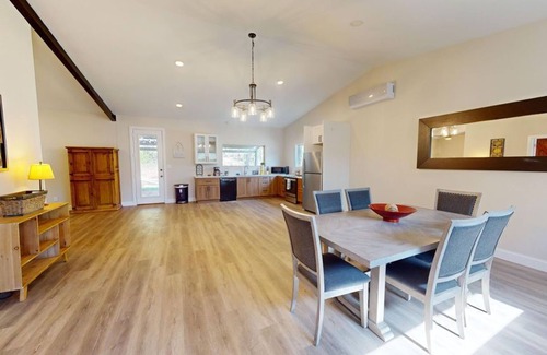 Hochatown Cabin | "Hideout" New 1 Bedroom on 8 Acres. Hot Tub & More!