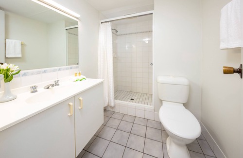 Cairns Central Business District Hotel | Hides Hotel Cairns